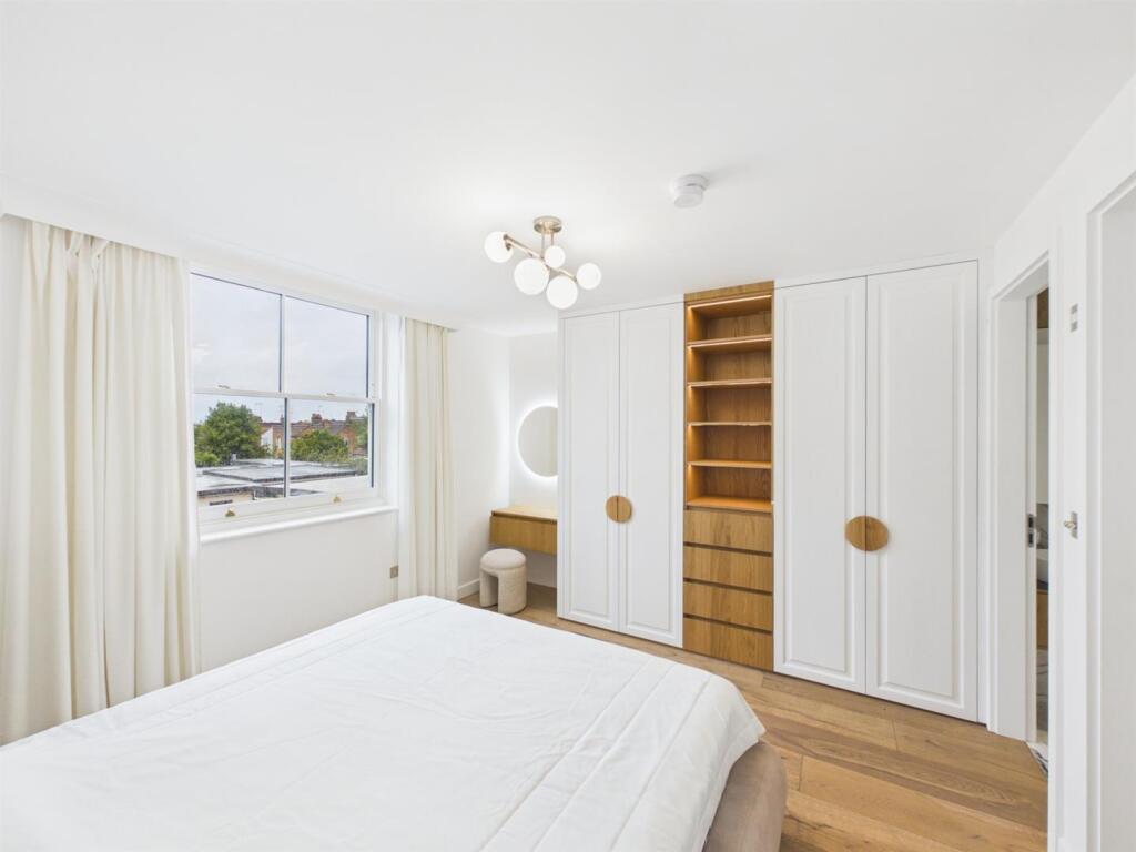 House in London, Friern Barnet - View 5