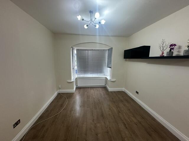 House in Romford - View 2
