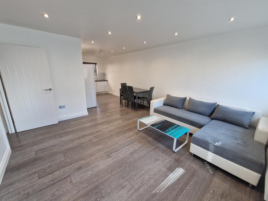 Main image of property: Hatters Court, LU1
