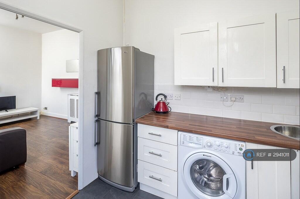 Apartment in London, Seven Sisters, West Green - View 4