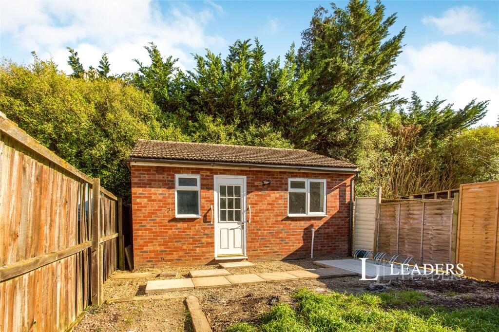 Main image of property: The Westering, Cambridge, Cambridgeshire, CB5