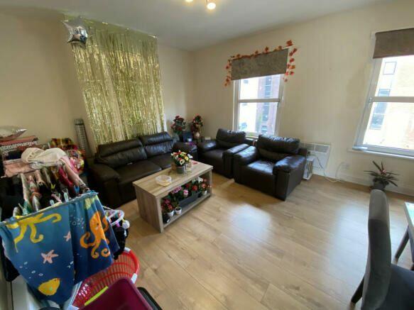 84B Staines Road, Hounslow, Middlesex, TW3 3LF photo 3
