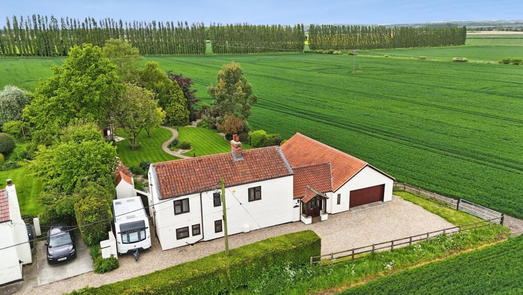 Main image of property: Chapel Lane, Horkstow, Barton-upon-humber, Lincolnshire, DN18 6BQ
