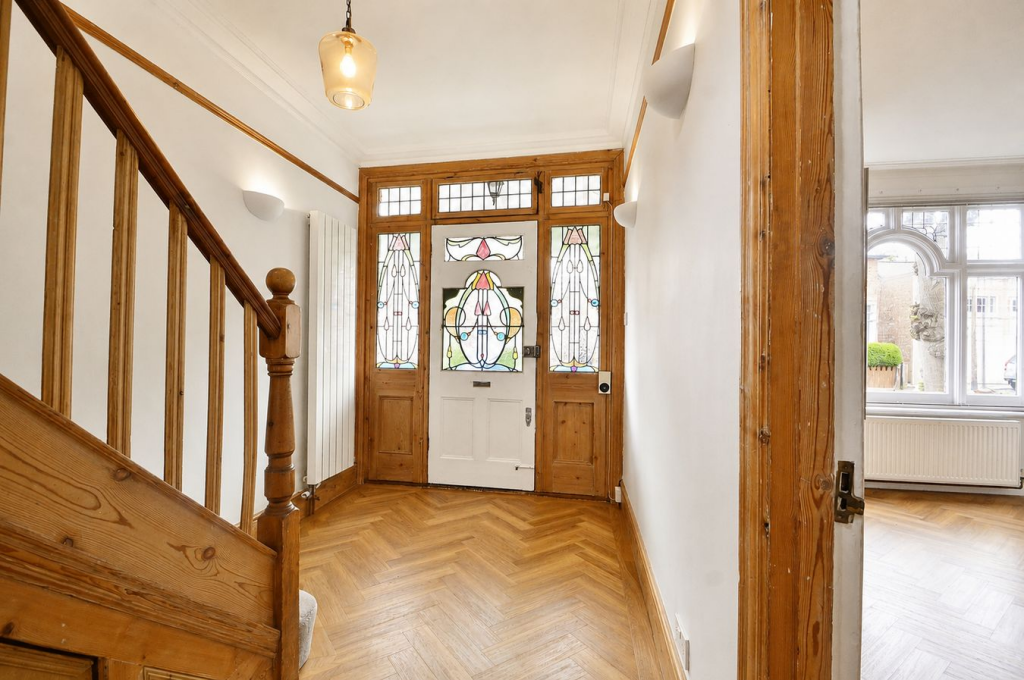 House in Elmbridge, Weybridge - View 5