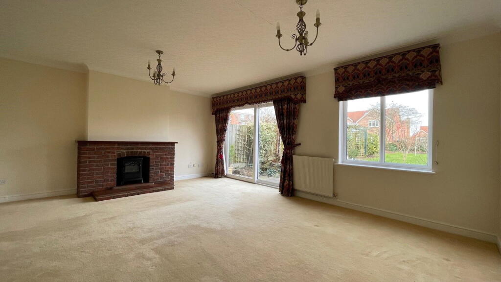 House in Worcester - View 5