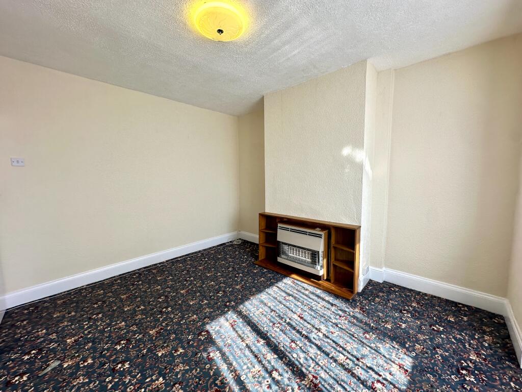 House in Wolverhampton, Ettingshall Park - View 5