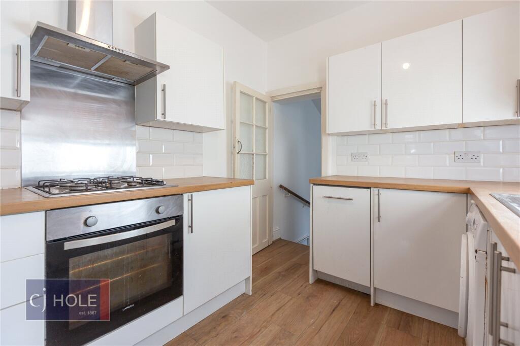 5 bedroom terraced house for rent