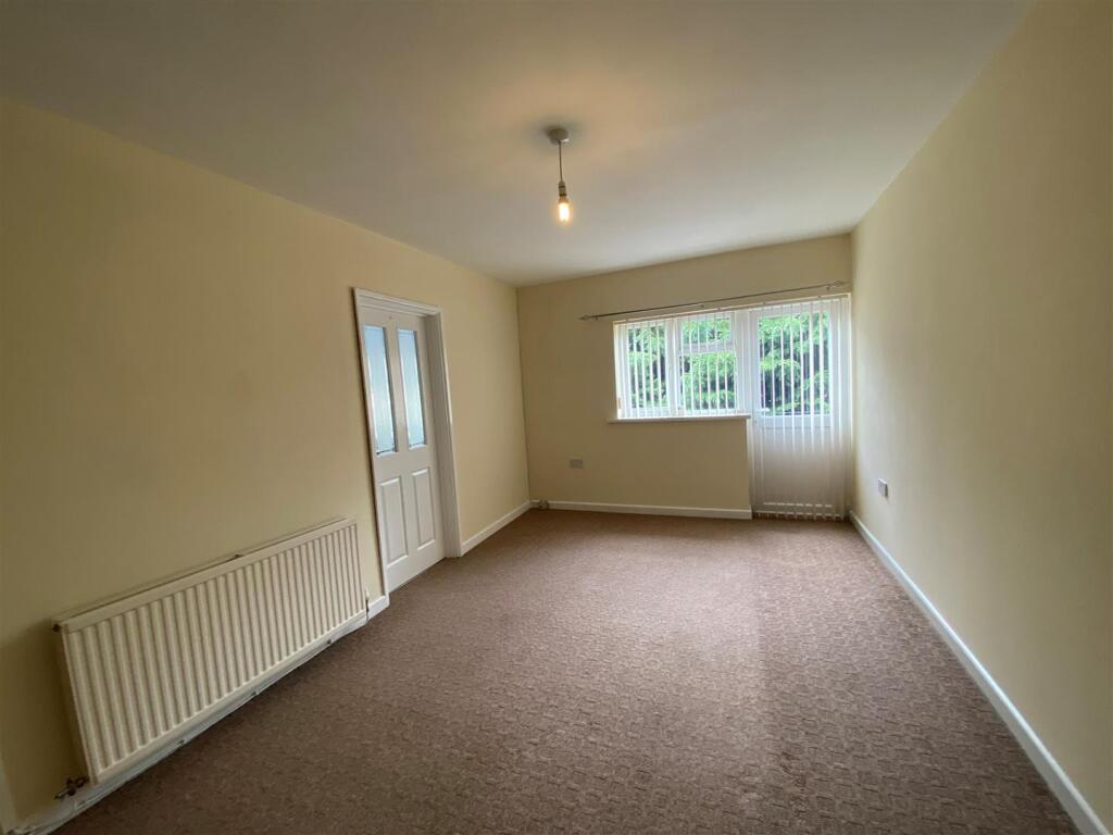 Apartment in Cardiff - View 3