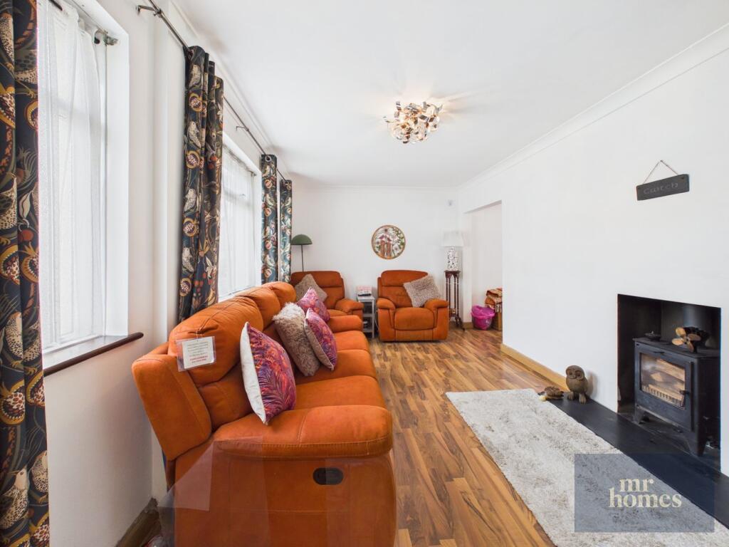 Heol Y Dderwen, Nantgarw, Cardiff, CF15 photo 3