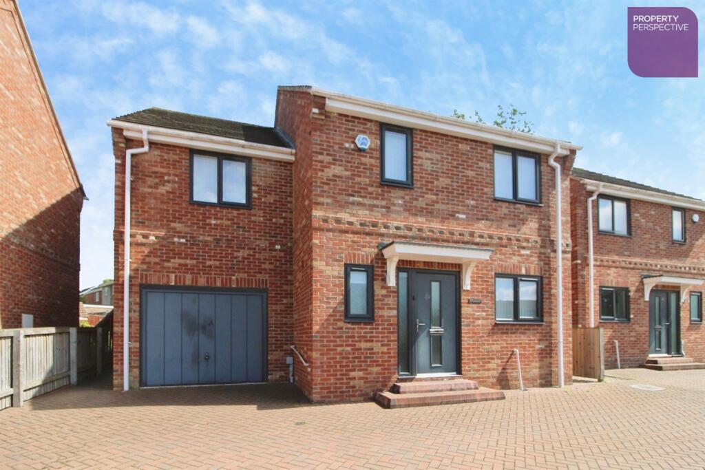 3-bed detached on Plymouth Road Scunthorpe, Dn17 1tl, DN17, £194,995