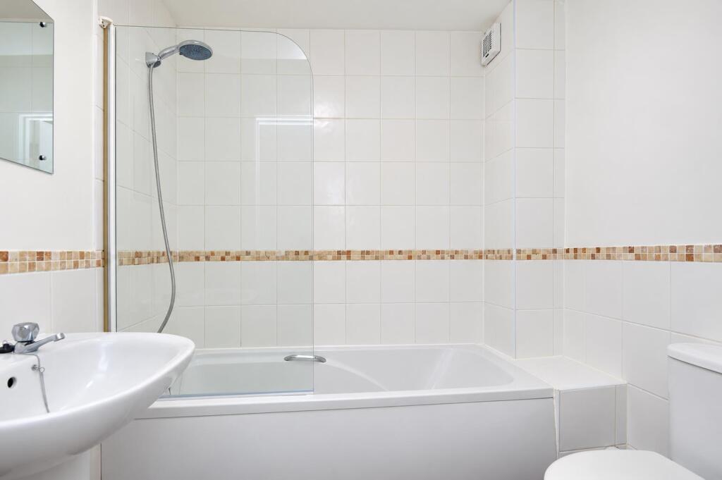 Apartment in Sandown, Yaverland - View 3