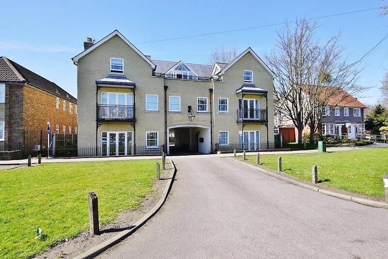 Main image of property: The Green, 3-4 Seven Arches Road, Brentwood, CM14
