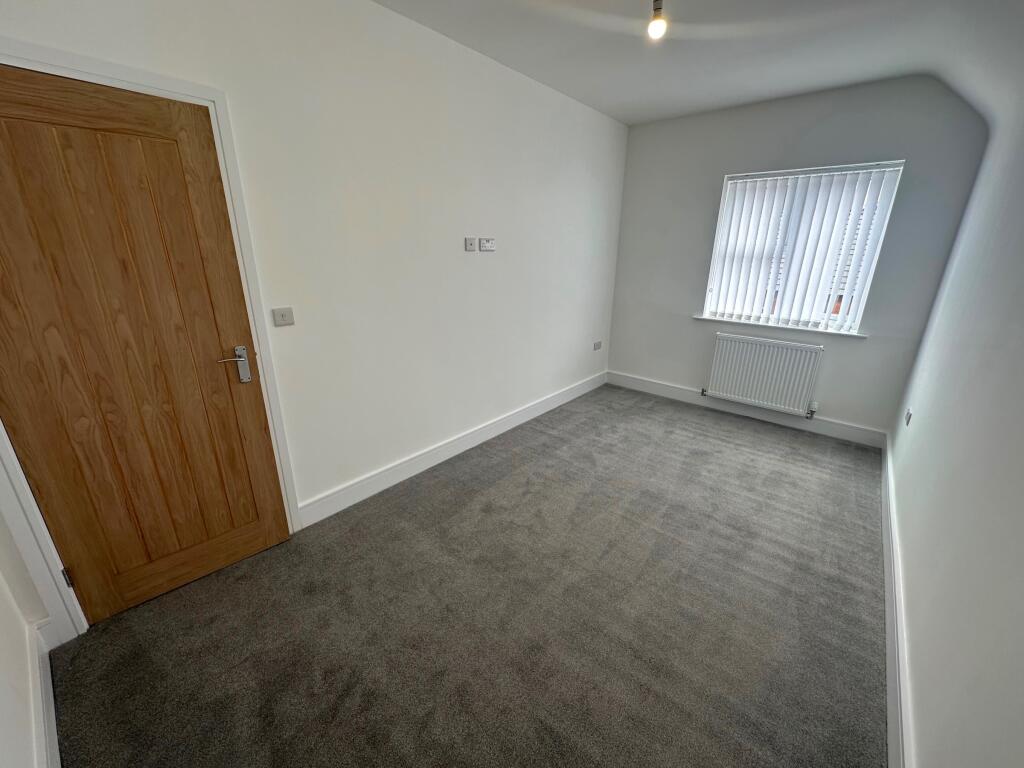 24 Frearson Close, off Chewton street - View 6