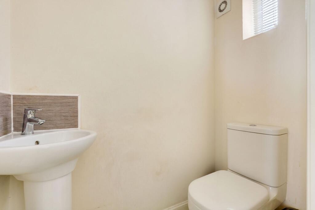House in Ashfield, Hucknall - More