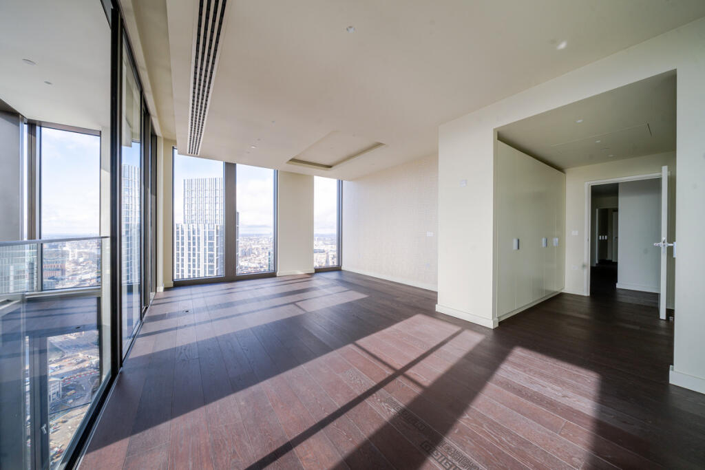 Apartment in London, Vauxhall - View 4