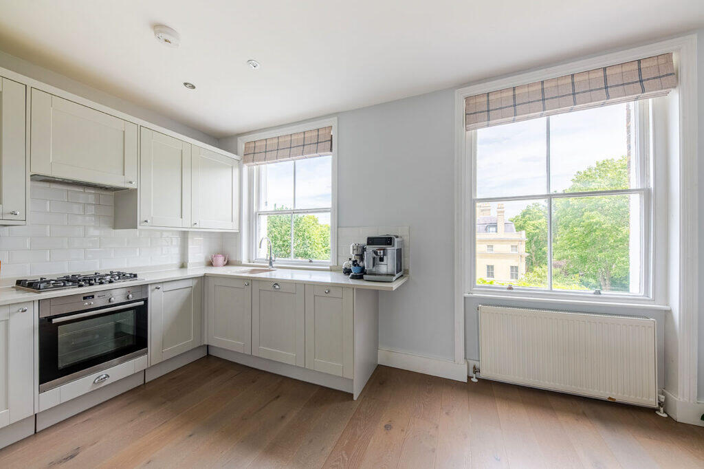Apartment in London - View 4
