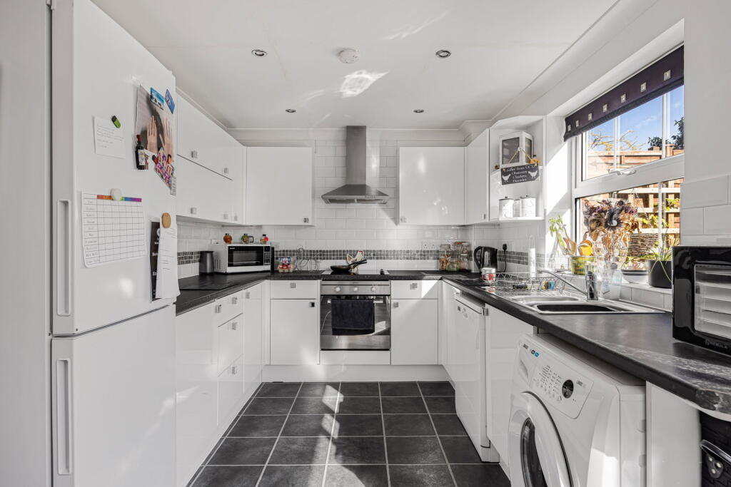 Main image of property: Kempton Grove, Cheltenham, GL51 0JX