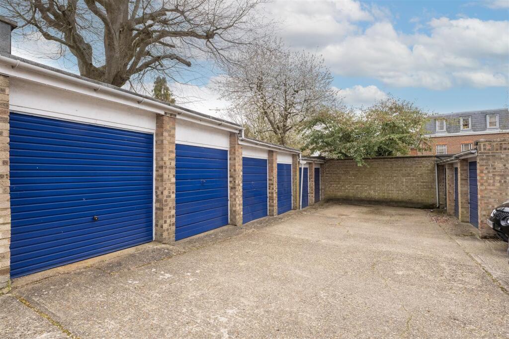 Additional image 10 of Bloomfield Road, Harpenden