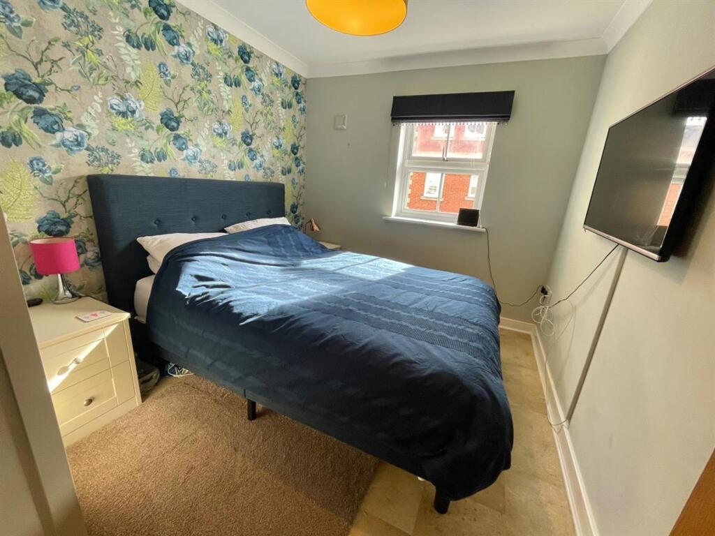 Apartment in Dorchester - View 3