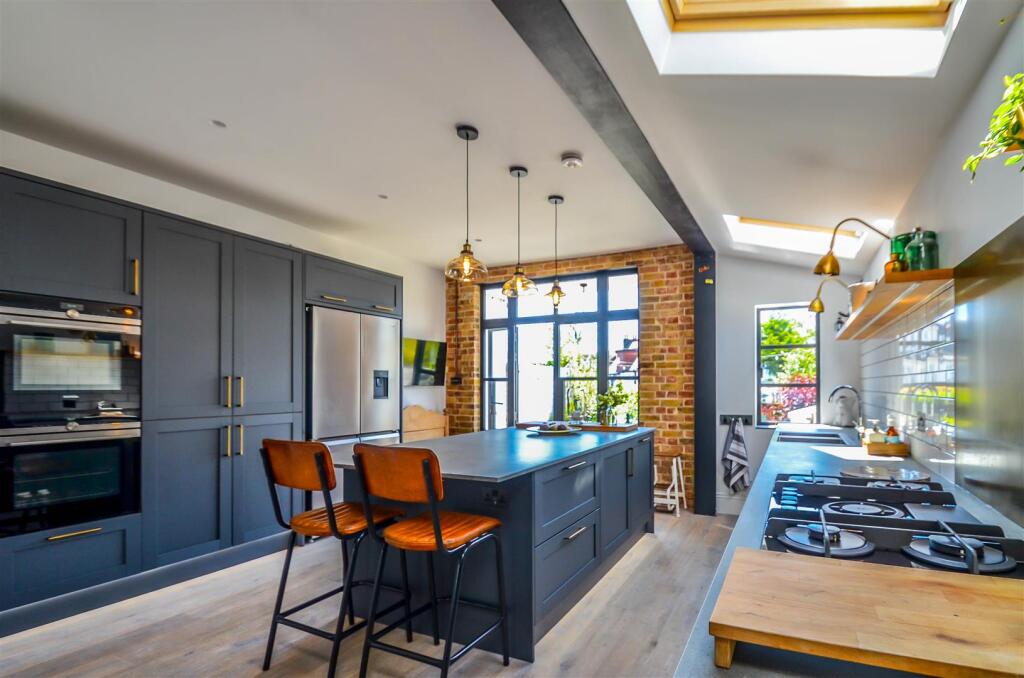House in Southend-on-Sea, Leigh-on-Sea - View 3