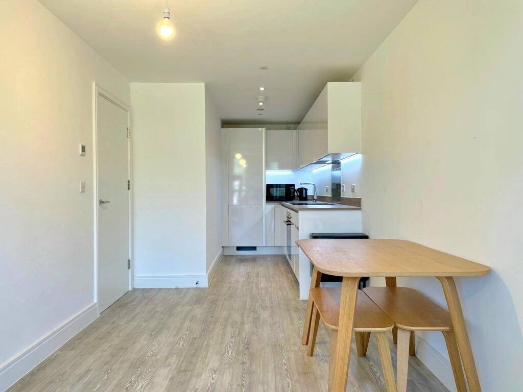 Apartment in Bournemouth, West Cliff - View 4