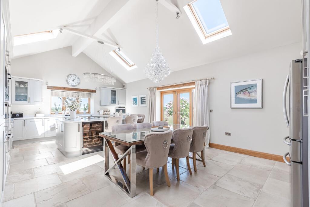 Exceptional Converted Countryside Barn in Caston photo 2