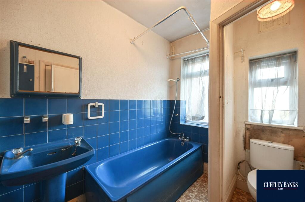 House in Southall - View 4