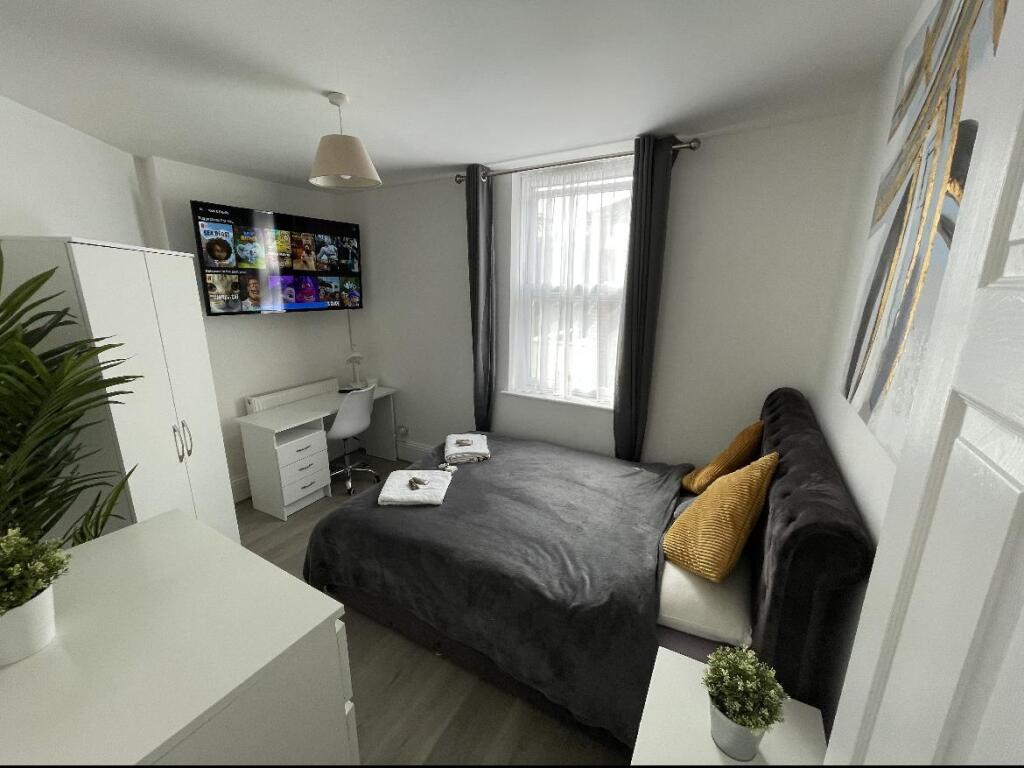 House in Portsmouth - View 3