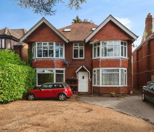 Main image of property: Cobden Avenue, Southampton, Hampshire, SO18