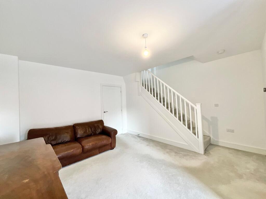 House in East Staffordshire, Uttoxeter Rural - View 5