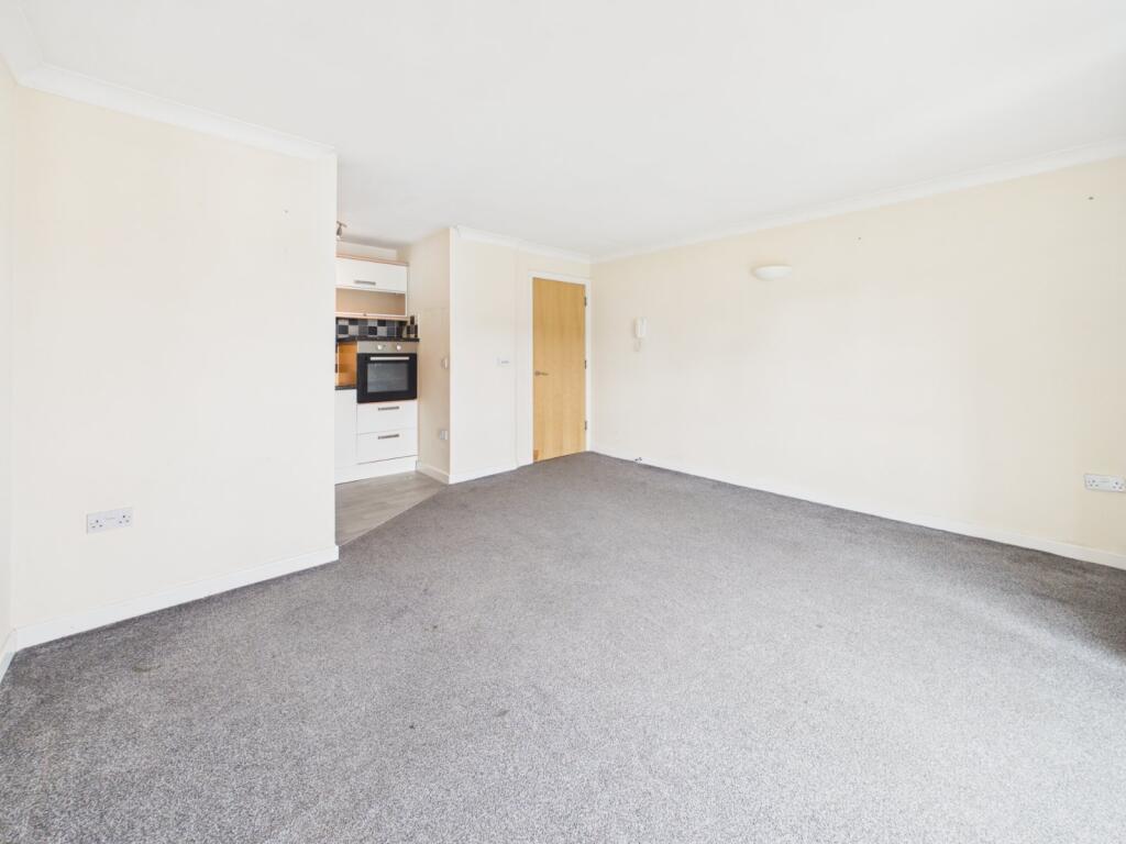 Apartment in Oldham - View 4