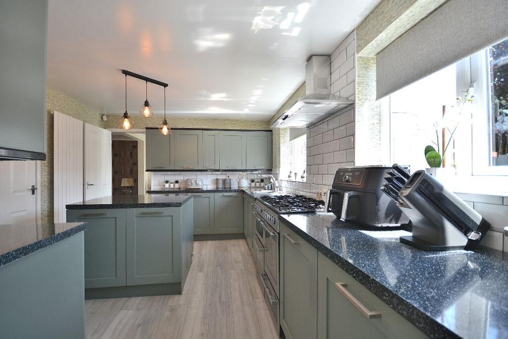 Orchid Close, Kirkby-in-Ashfield photo 2