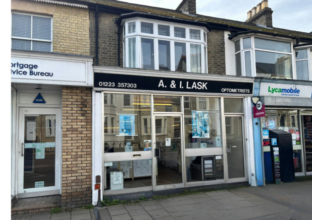 Pictures of 42 Chesterton Road 2.png