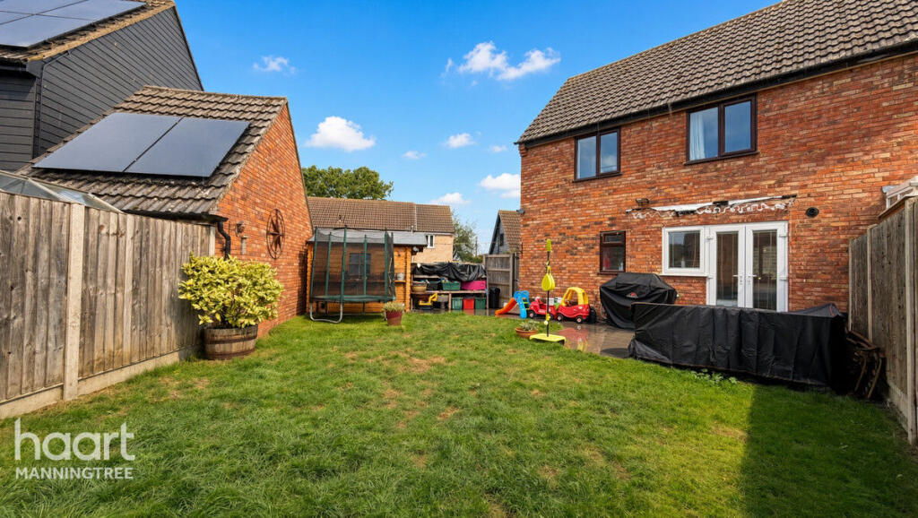 House in Manningtree, Lawford - More