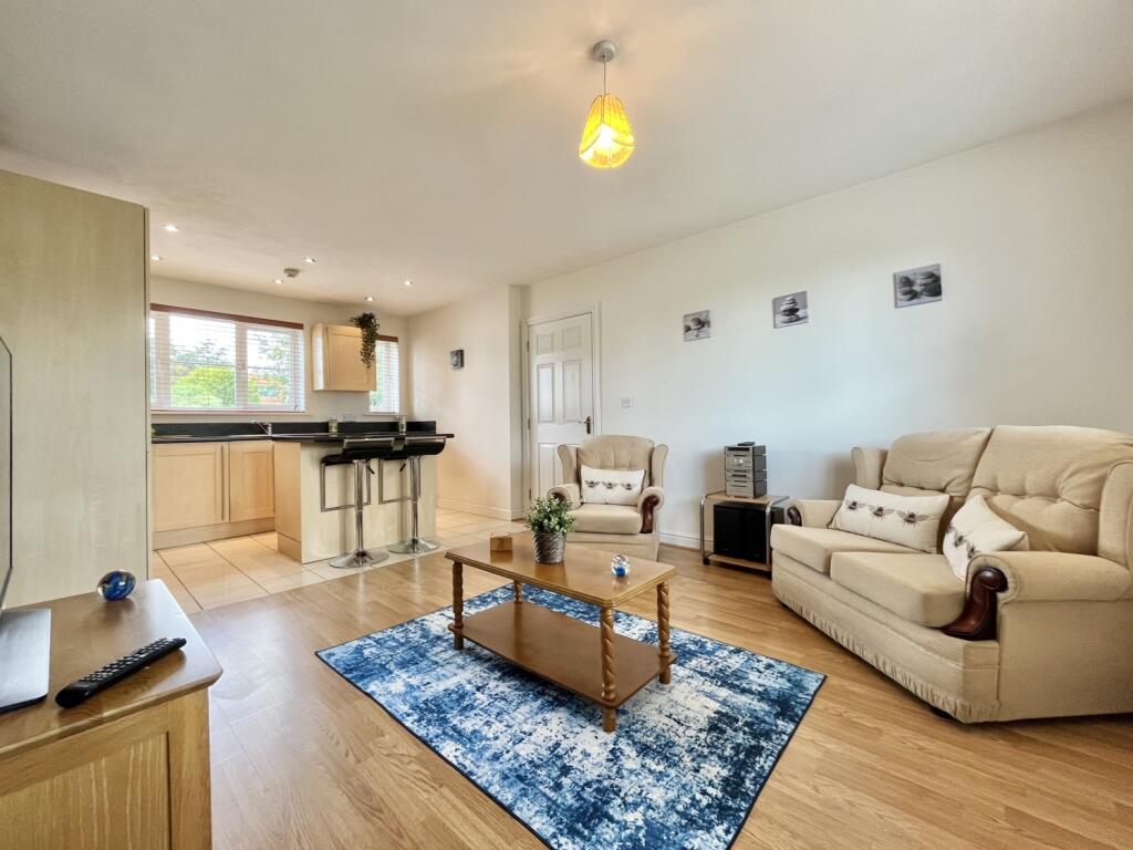 Apartment in Wolverhampton, West Midlands - View 4