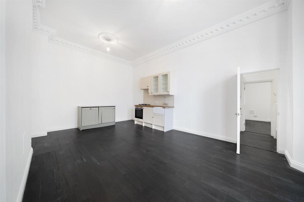 Apartment in London - View 2