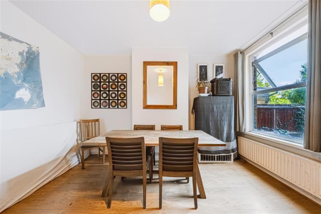 House in London - View 5