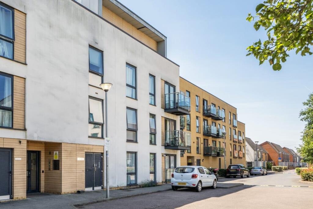 Apartment in London - More