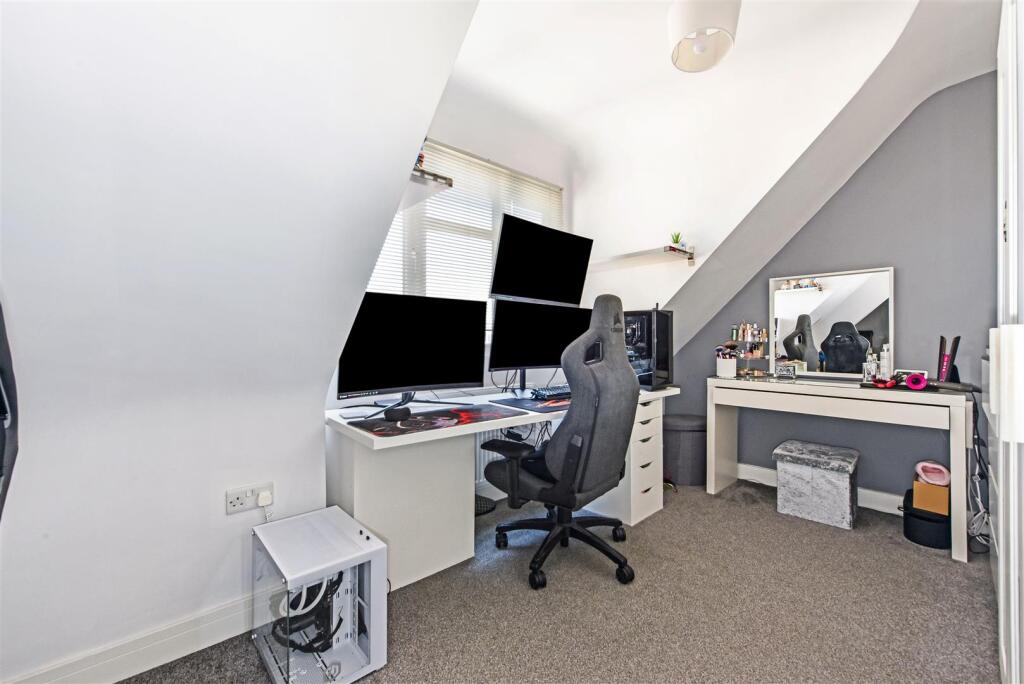 Apartment in Portsmouth, Southsea - View 3