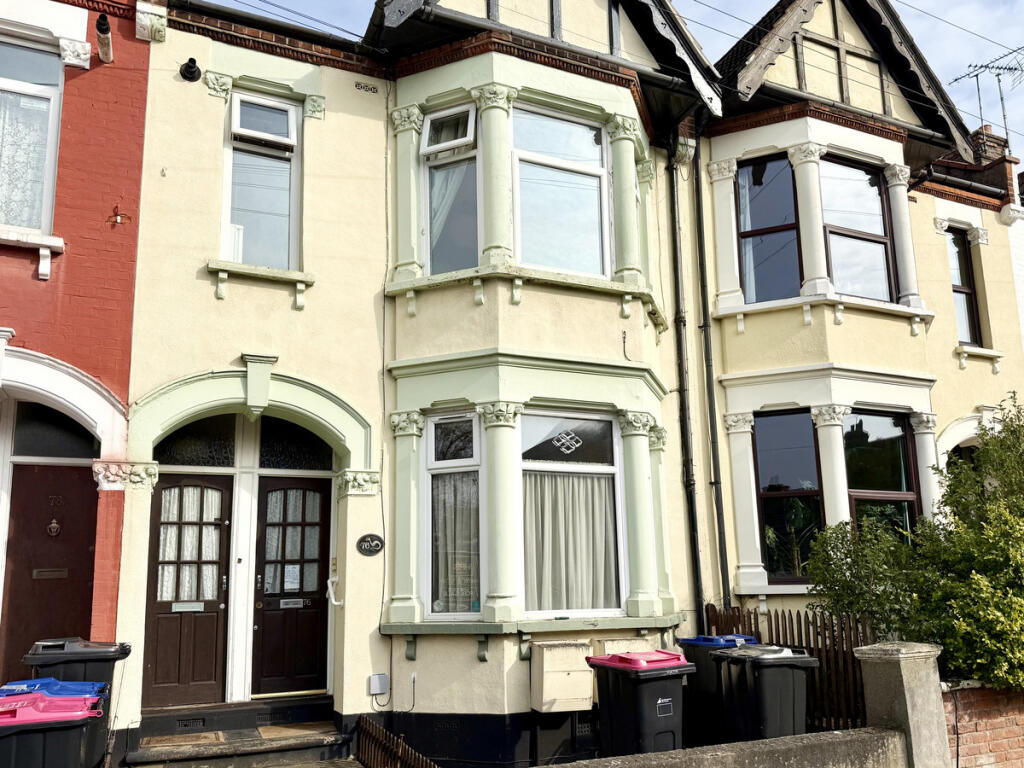 Main image of property: Silverdale Avenue, Westcliff-on-Sea, SS0