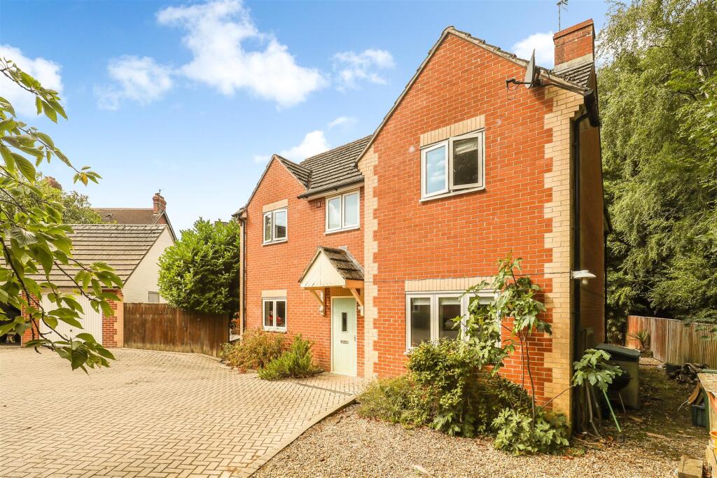 Main image of property: Bath Road, Stroud