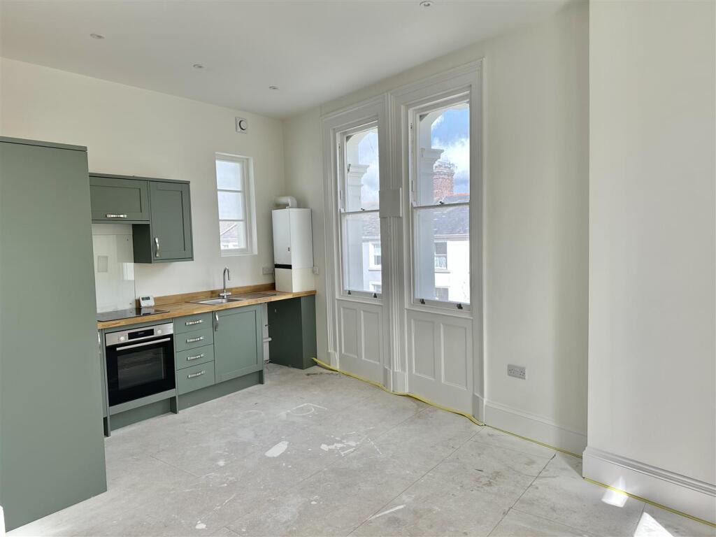 Litchdon Street, Barnstaple photo 3