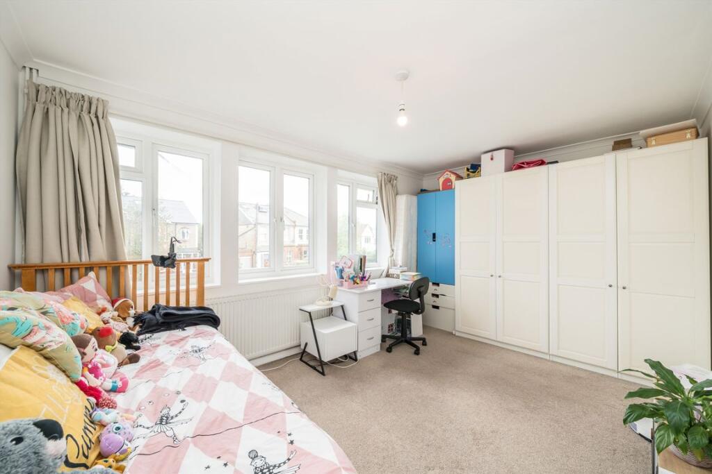 Apartment in Twickenham - View 4