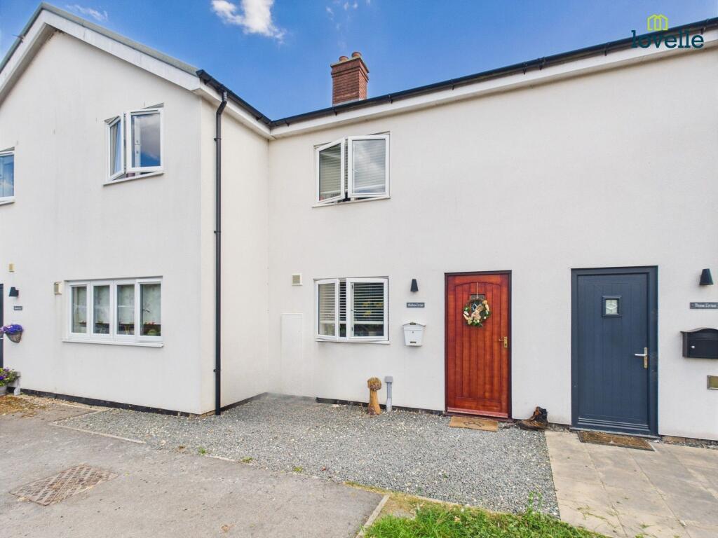 2-bed terraced on Louth Road, Wragby, LN8, £160,000