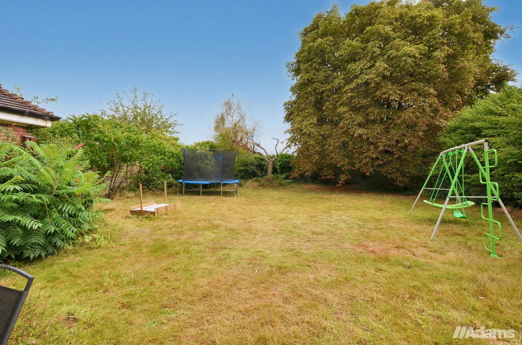 Heath Road South, Weston Village photo 2