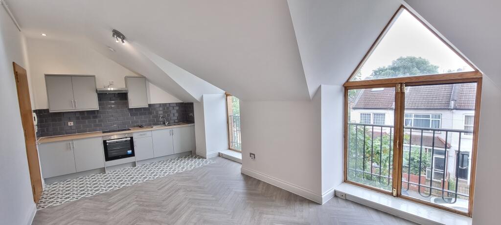 Apartment in London - View 3