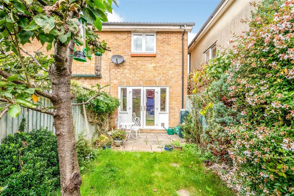 Main image of property: Oakwood Close, Midhurst, West Sussex, GU29