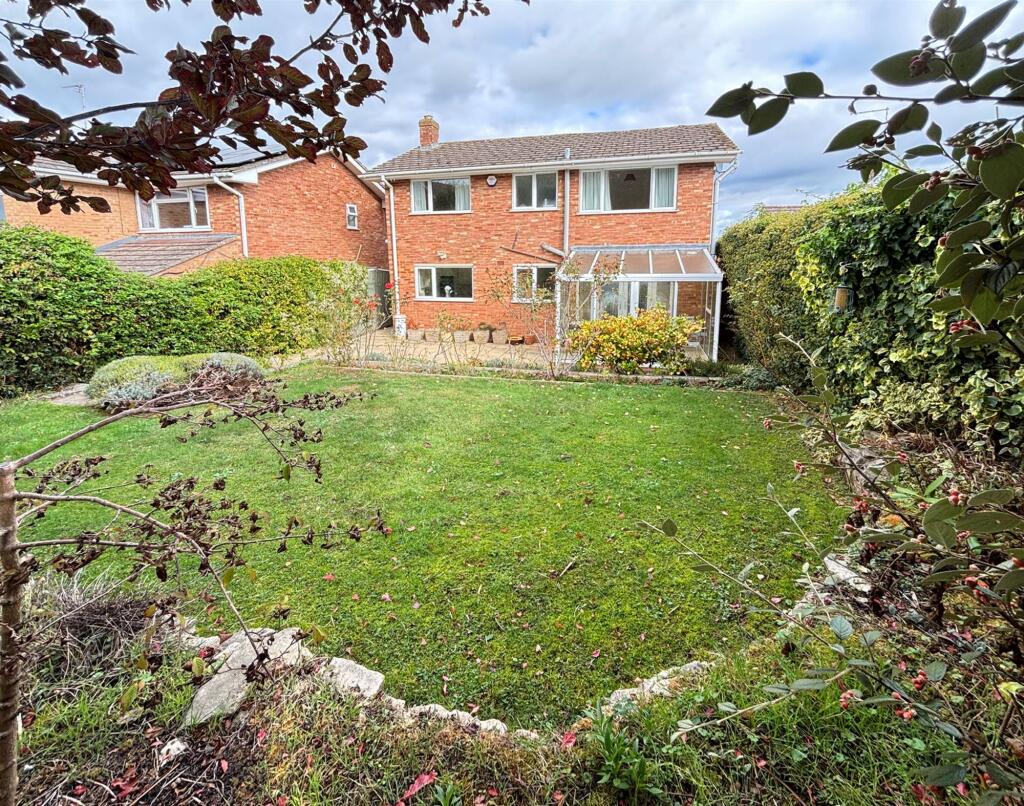 House in Gloucester - View 4