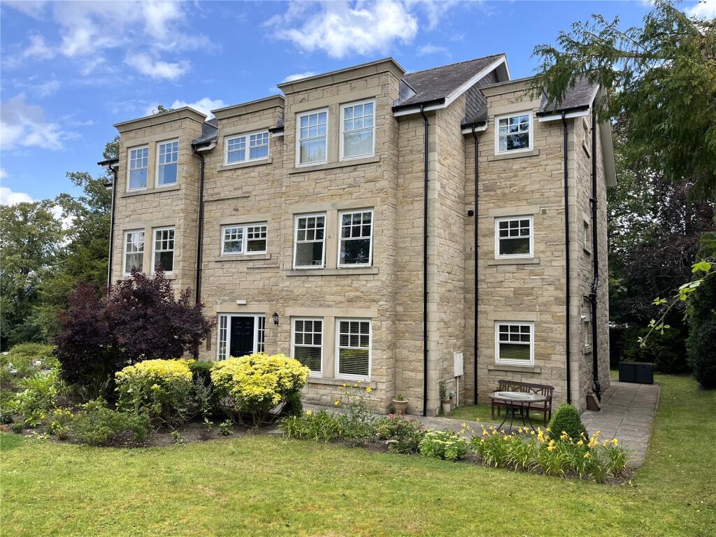 2-bed apartment on Haining Court, Haining Croft, Hexham, Northumberland, NE46, £195,000