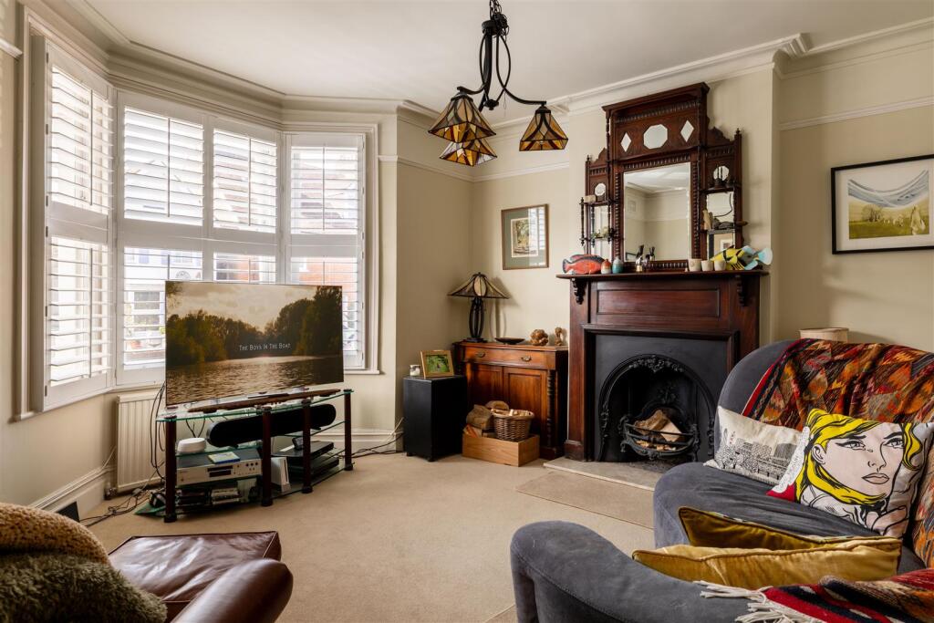 House in Reigate, Meadvale - View 2